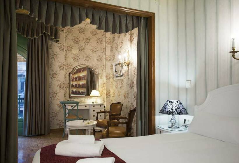 اتاق استاندارد سه نفره, Casual Del Teatro Madrid