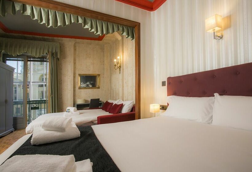 اتاق استاندارد سه نفره, Casual Del Teatro Madrid