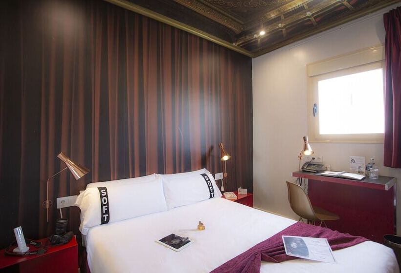 اتاق استاندارد, Casual Del Teatro Madrid