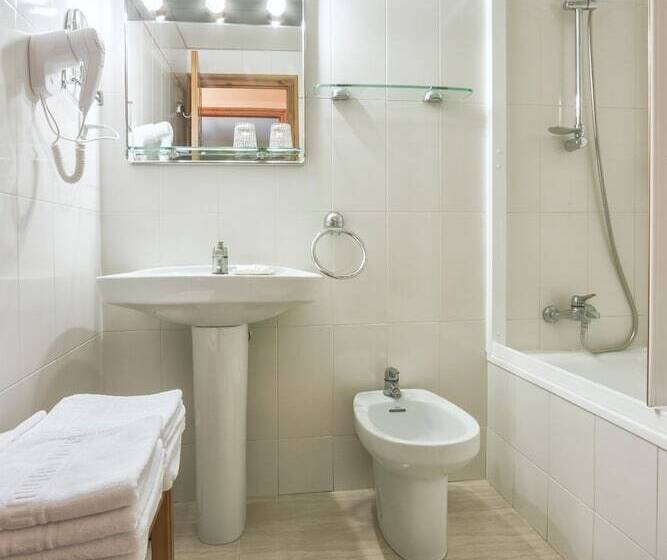 Habitación Cuádruple Estándar, Farré D'avall