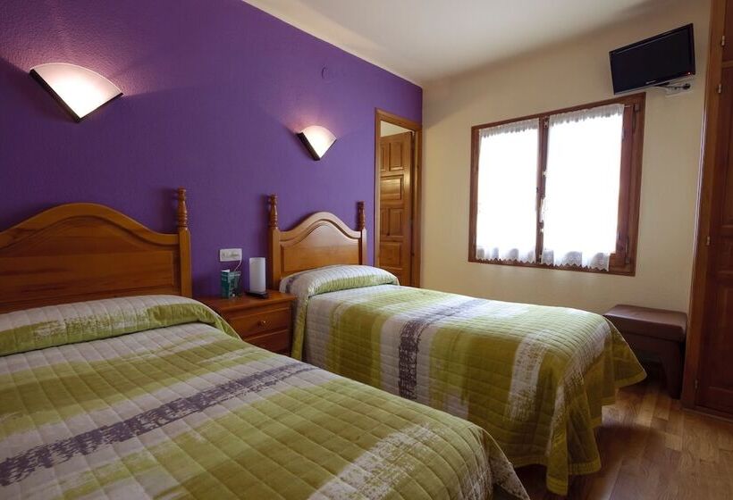 Habitación Cuádruple Estándar, Farré D'avall