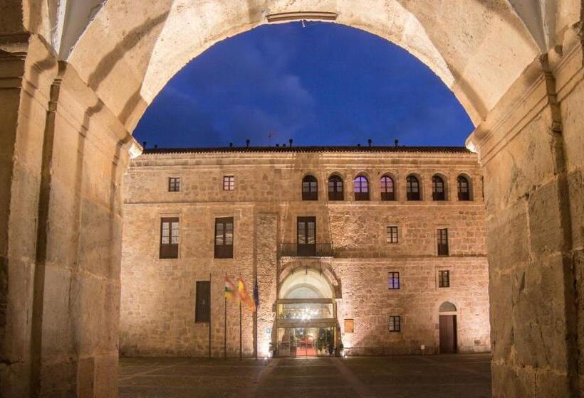 جناح سوبيريور, Hostería Del Monasterio De San Millan