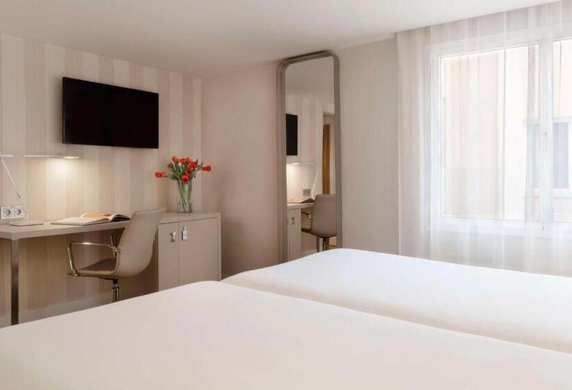 Habitación Estándar, NH Madrid Balboa