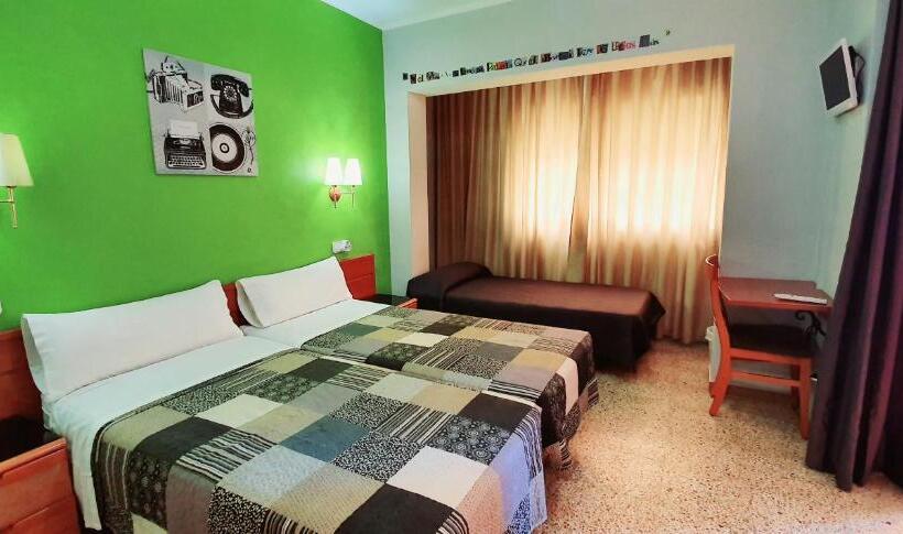 اتاق استاندارد سه نفره, Marinada Cambrils