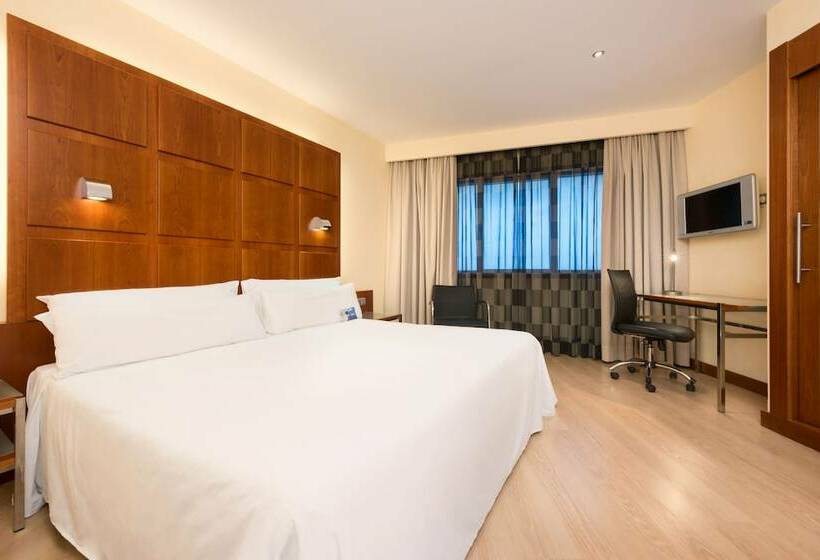 Habitación Triple Estándar, Port Azafata Valencia