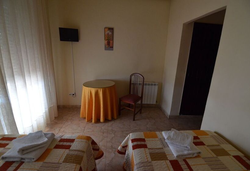 Номер Стандарт, Hostal Galicia