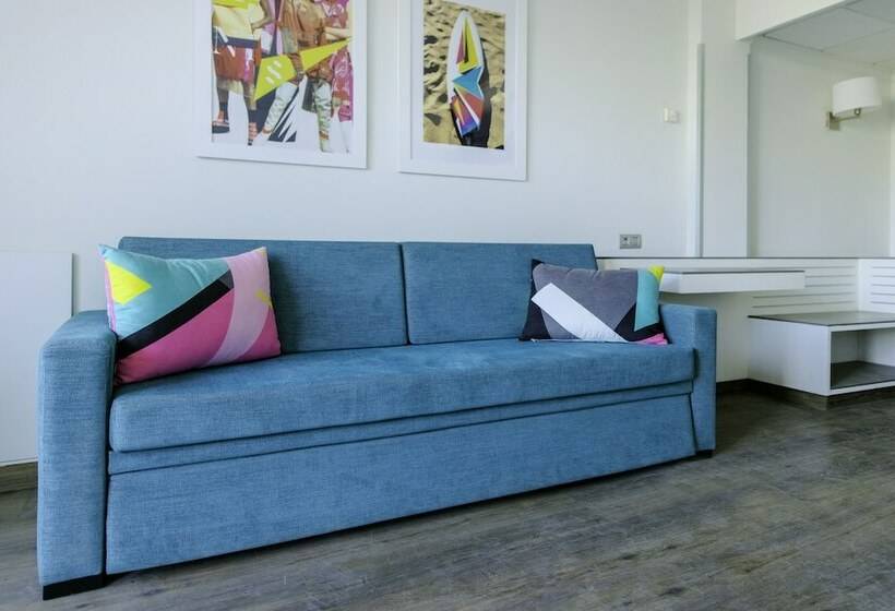 Номер Стандарт Вид на Бассейн, Spring Hotel Bitácora