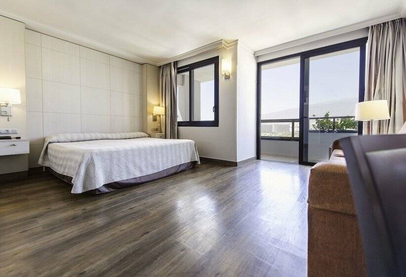 Номер Стандарт Вид на Бассейн, Spring Hotel Bitácora