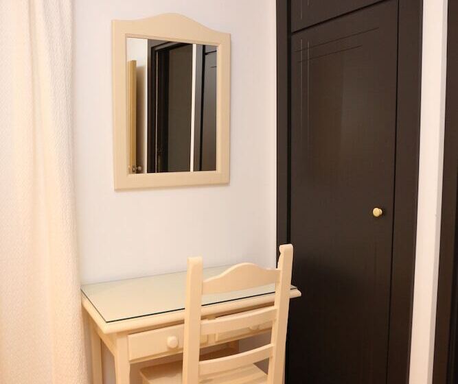 Standard Kolmen Hengen Huone, Hostal La Janda