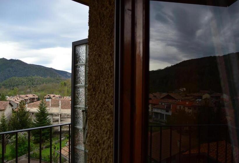 Номер Стандарт, Hostal L'escon