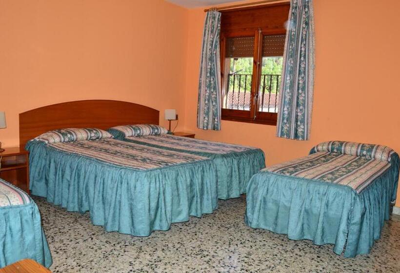Номер Стандарт, Hostal L'escon