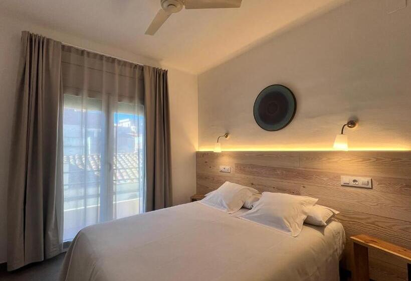Quarto Estandar com Sacada, Hostal Rom Familiar