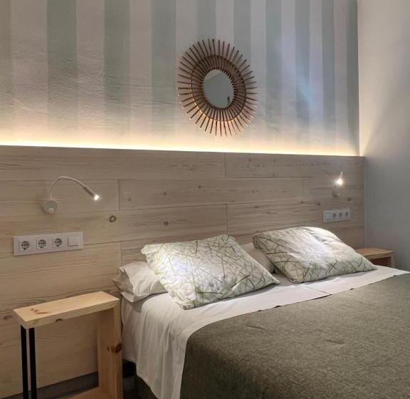 バルコニー付２ベッドルームアパートメント, Hostal Rom Familiar