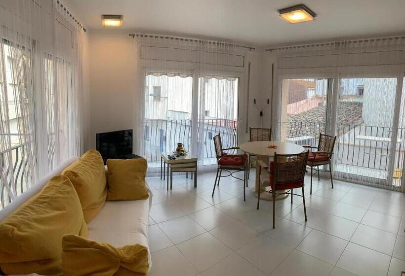 Apartamento 1 Dormitório com Sacada, Hostal Rom Familiar
