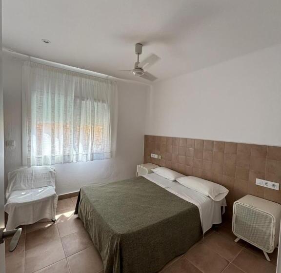 Casa 3 Camere da Letto, Hostal Rom Familiar