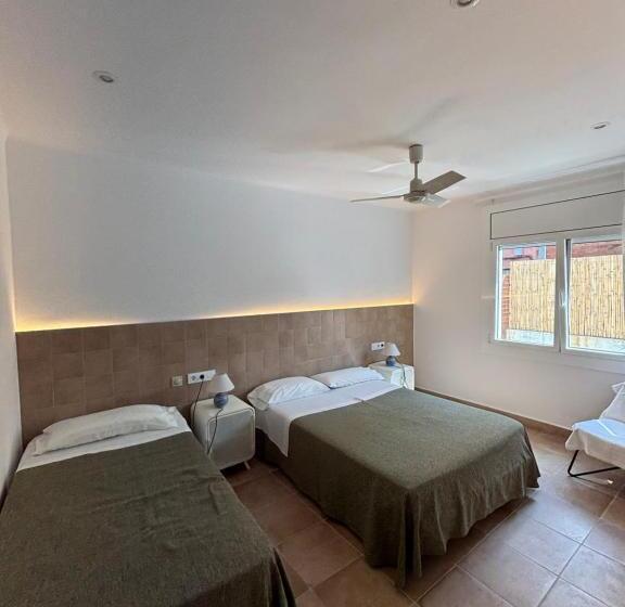 Casa 3 Quartos, Hostal Rom Familiar