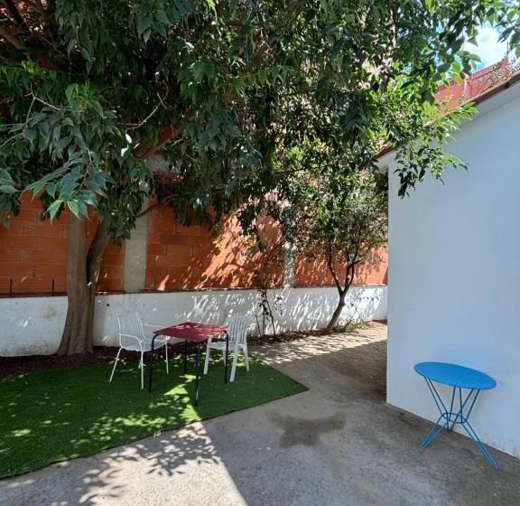 خانه 3 خوابه, Hostal Rom Familiar