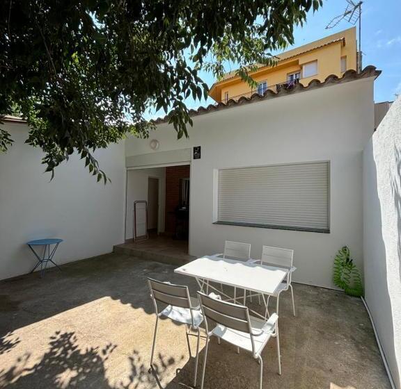 Casa 3 Quartos, Hostal Rom Familiar