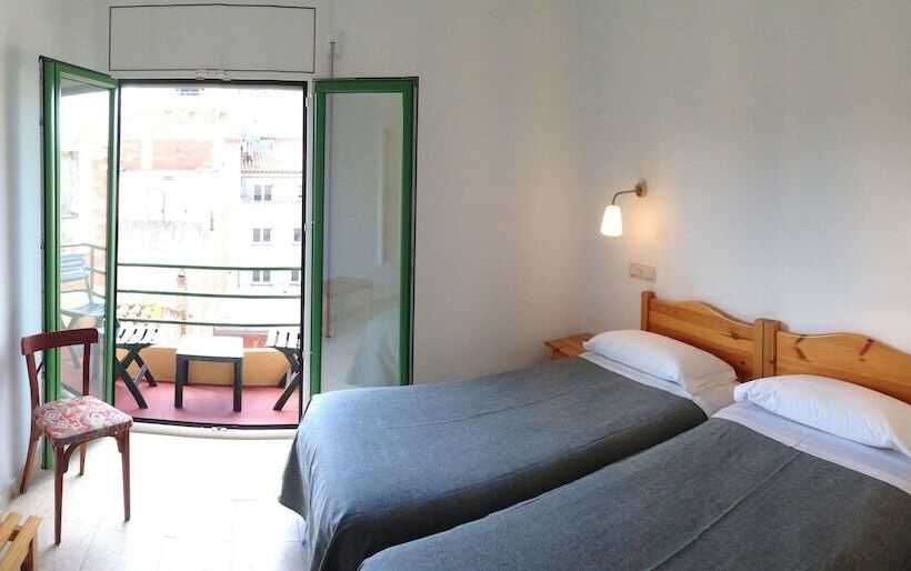 Quarto Estandar, Hostal Rom Familiar