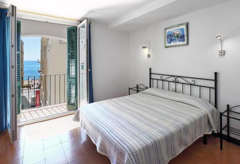اتاق لوکس با چشم‌انداز دریا, Caleta