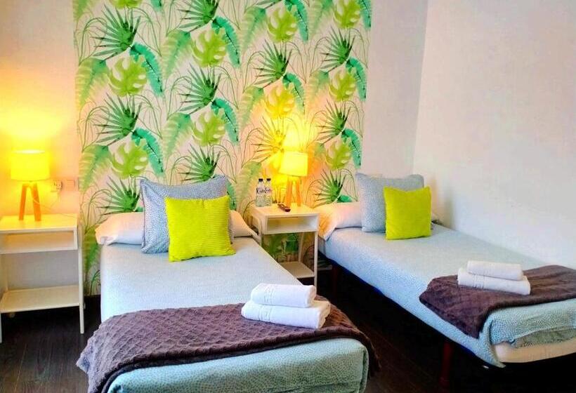 Номер Стандарт Вид на Город, Hostal Mafer