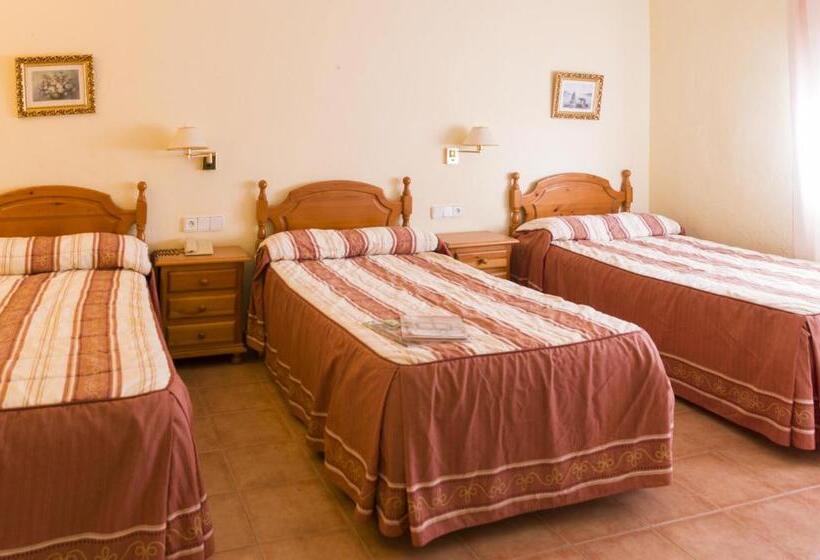 اتاق استاندارد سه نفره, Las Camelias