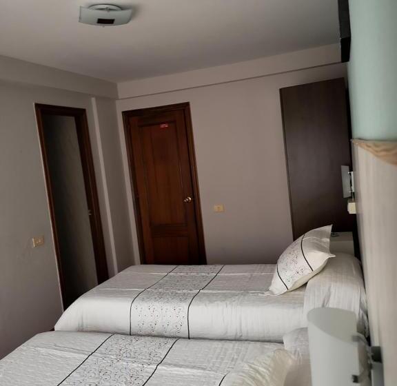 חדר סטנדרט לשלושה, Hostal Campoamor