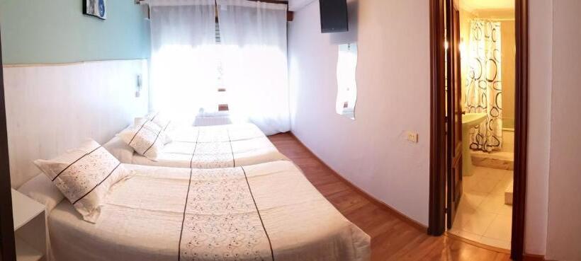 Quarto Triplo Estandar, Hostal Campoamor