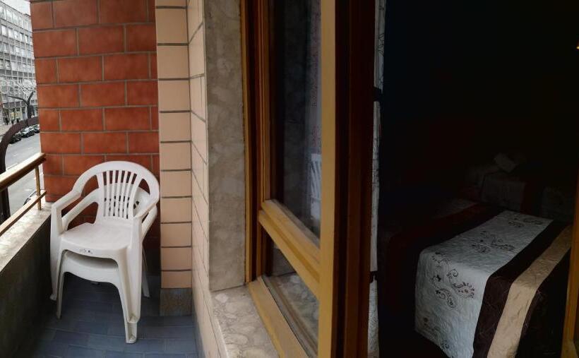 Quarto Triplo Estandar, Hostal Campoamor