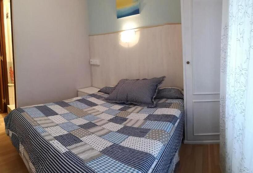 Quarto Estandar Banheiro Compartilhado, Hostal Campoamor