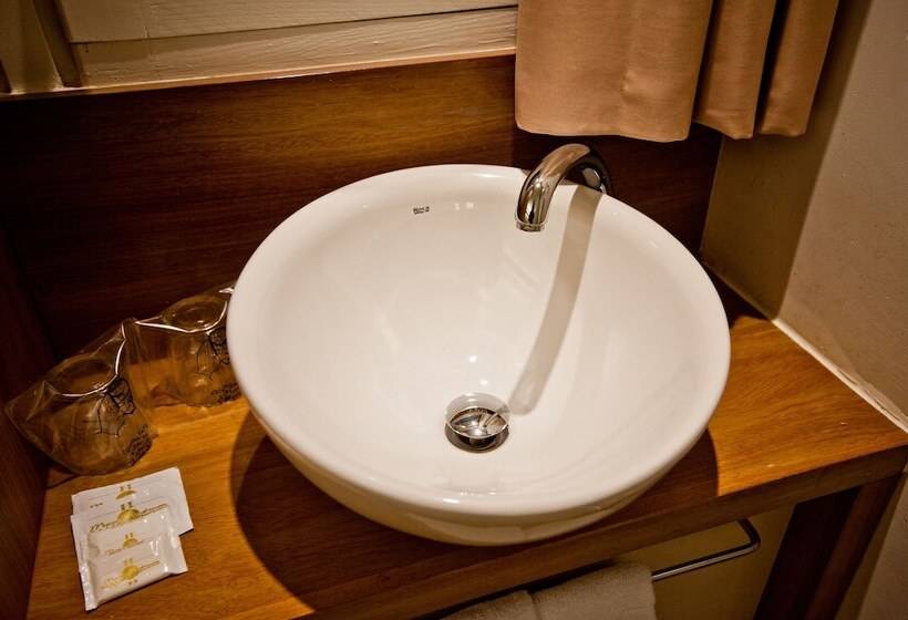 اتاق استاندارد یک نفره, Hostal Marenostrum