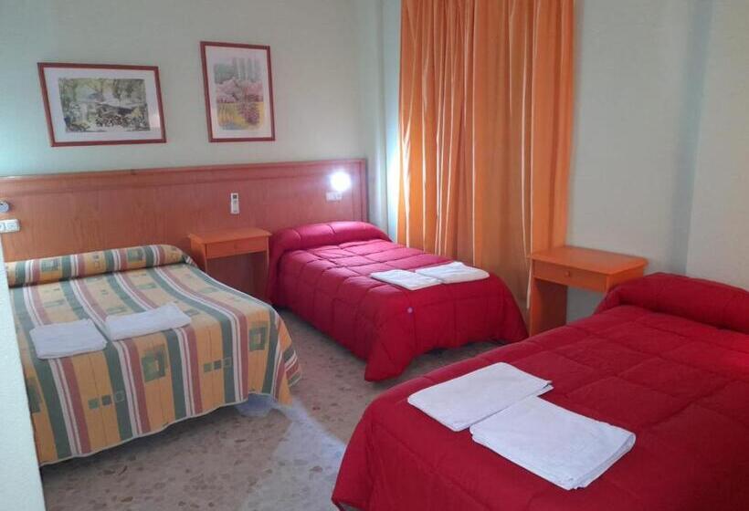 Семейный Номер, Hostal Carlos Iii