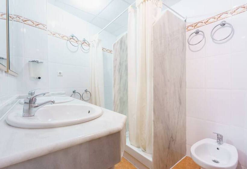 Семейный Номер, Hostal Casa Antonio By Vivere Stays