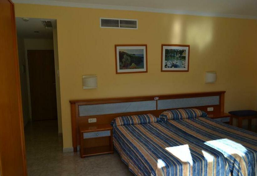 Номер Стандарт с Балконом, Hostal Leo D Or