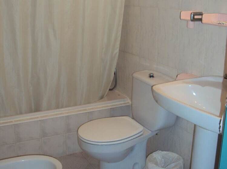 اتاق استاندارد یک نفره, Hostal Manolo