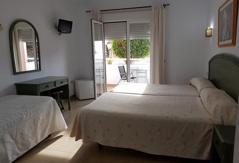 اتاق سوپریور, Hostal Manolo