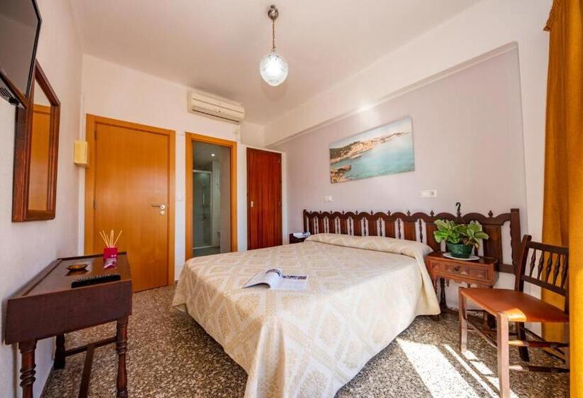 スタンダードルーム, Hostal Y Apartamentos Santa Eulalia