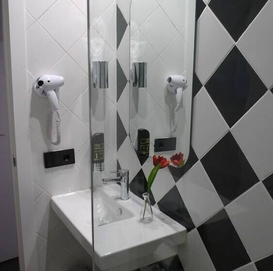 اتاق استاندارد سه نفره, La Concha Soul Boutique