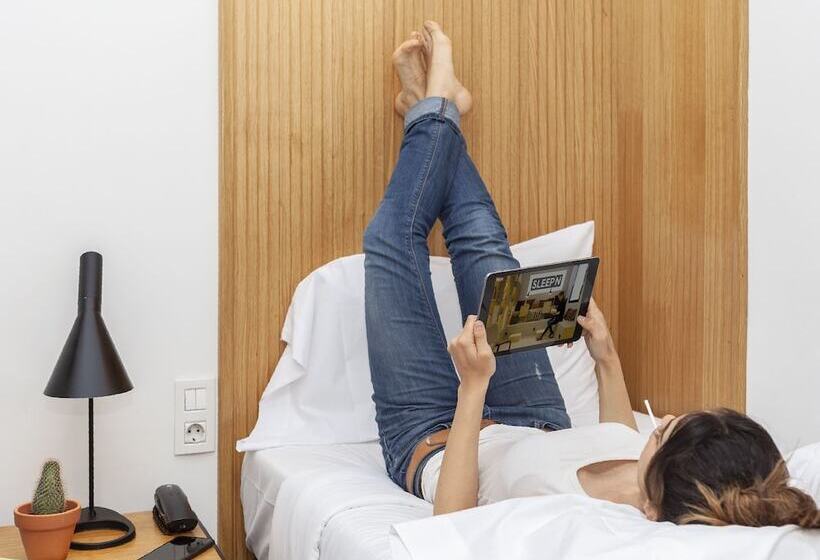 اتاق عادی یک تخته, Sleep N Atocha   B Corp Certified