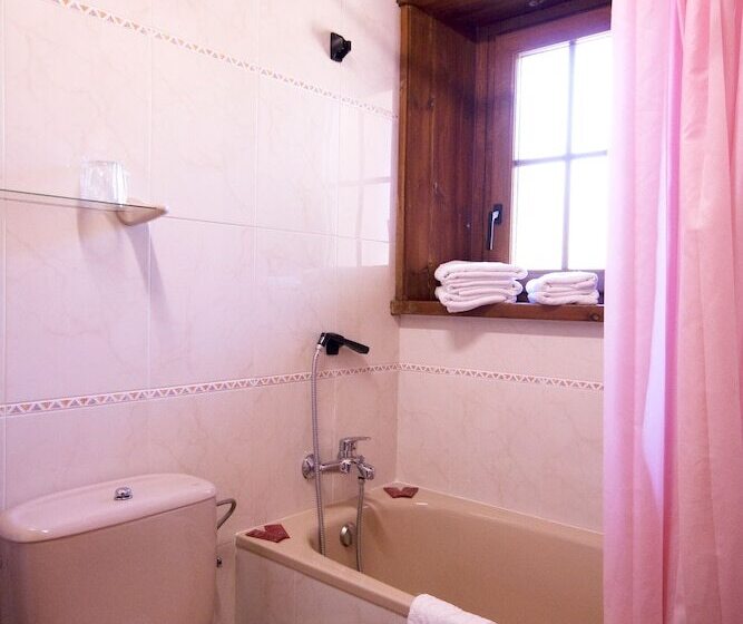 Quarto Estandar, El Bouquet