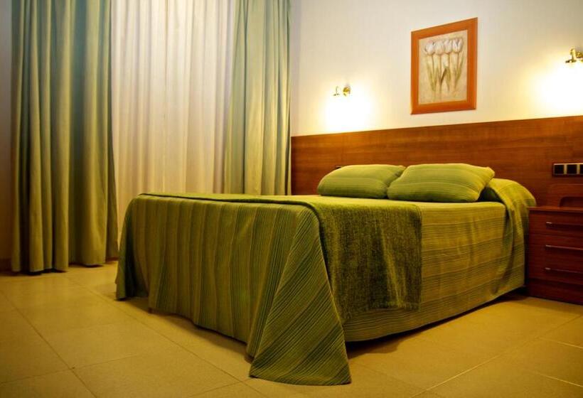اتاق استاندارد با بالکن, Hostal El Catalán