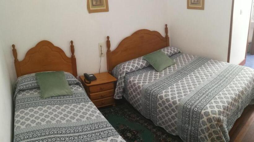 اتاق استاندارد سه نفره, Hostal La Casilla
