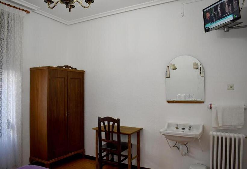 חדר סטנדרט חדר אמבטיה משותף, Hostal Oviedo