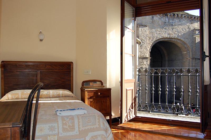 اتاق استاندارد با سرویس بهداشتی مشترک, Hostal Paris