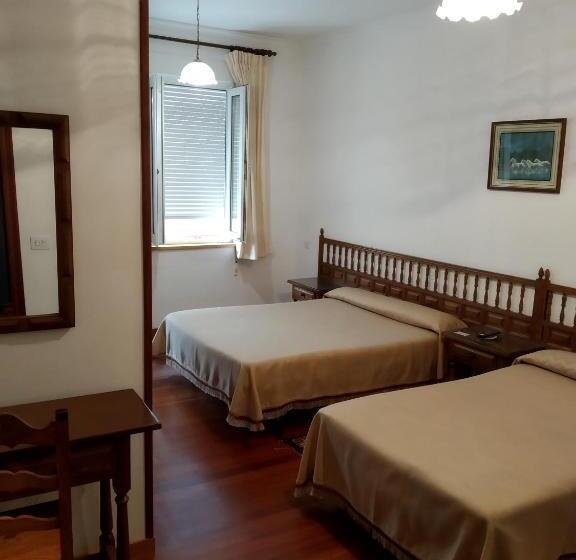Номер Стандарт Трехместный, Hostal Residencia Presidente