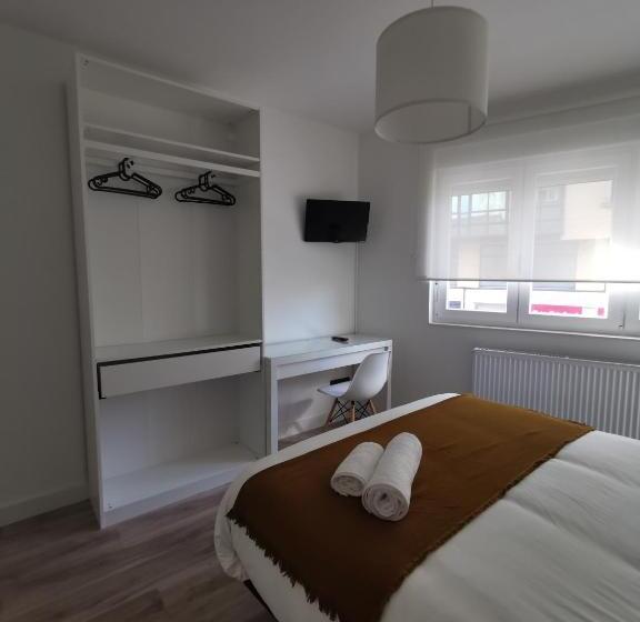 Quarto Estandar Individual, Seijo