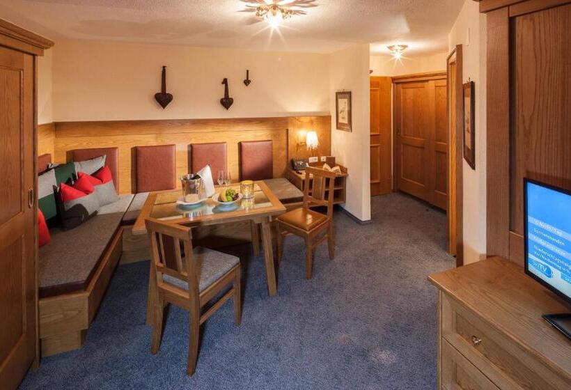 Family Suite, & Chalet Montana