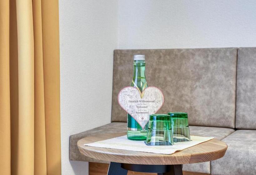 Quarto Estandar, Alte Post