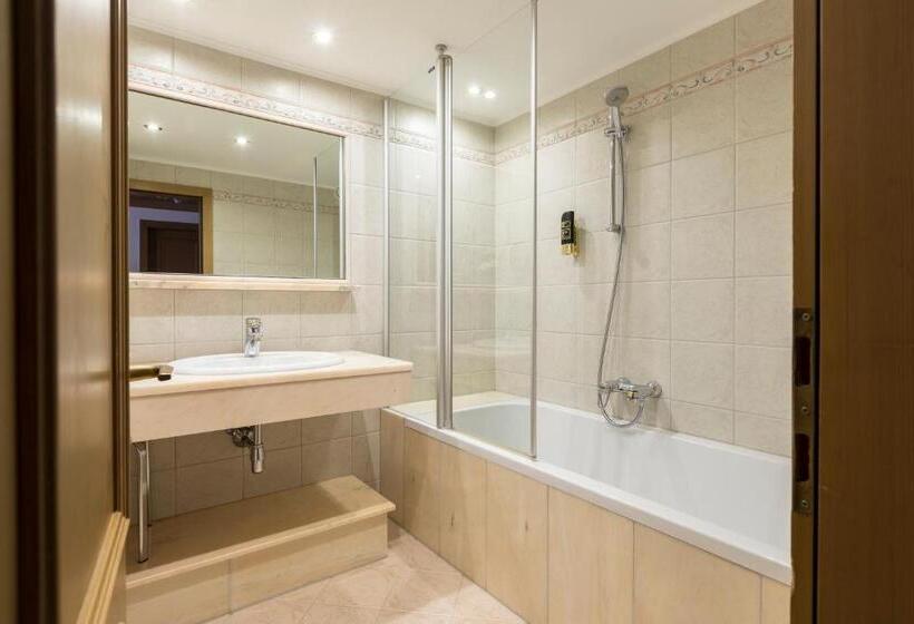 Quarto Estandar, Alte Post