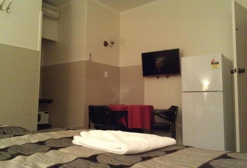 اتاق استاندارد تودرتو, Avalon Motel